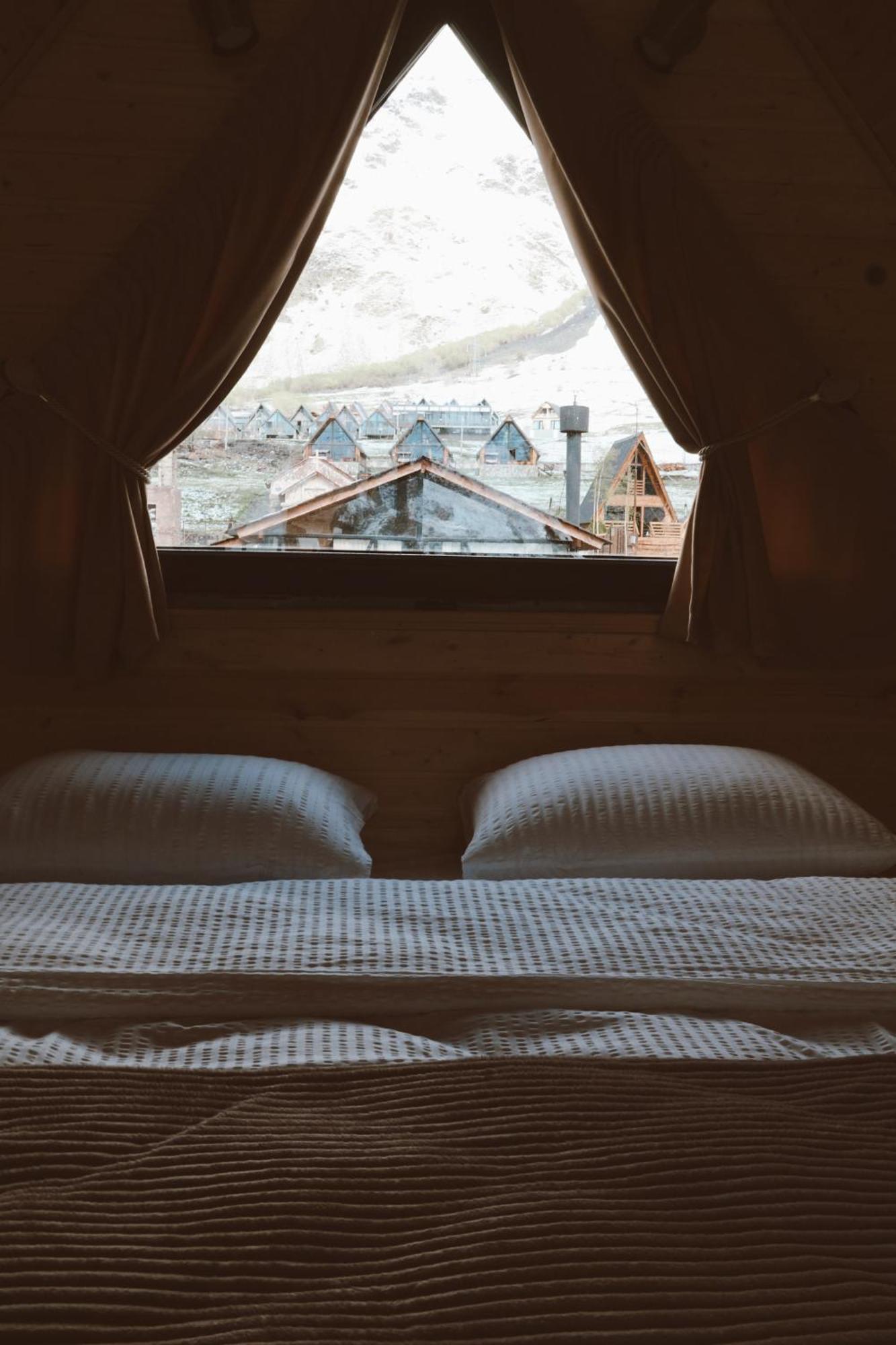 Outdoor Chalet Stepantsminda